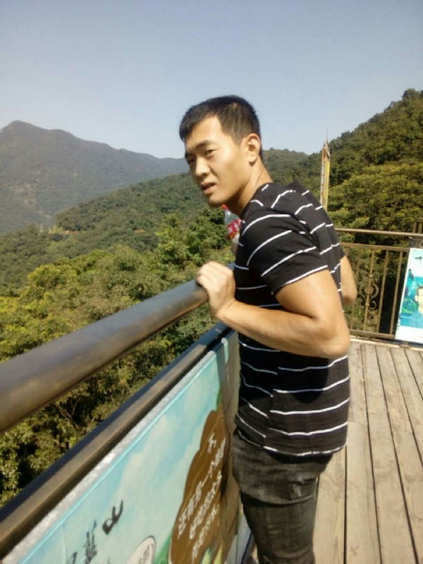 小卢的第一张照片--晋江征婚网