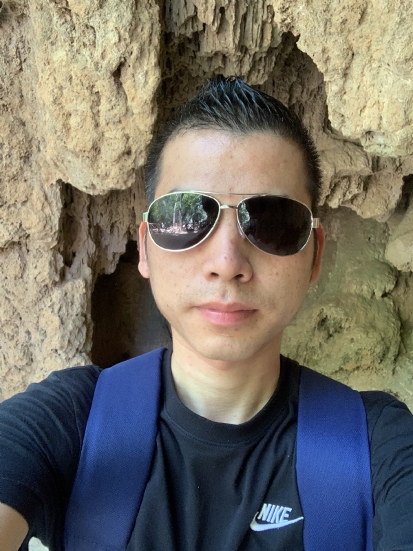 高兴的第一张照片--晋江征婚网