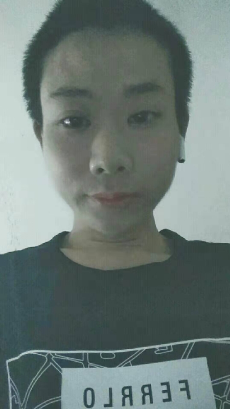 水中月的第一张照片--晋江征婚网