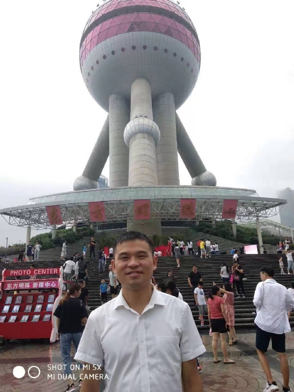 小猫吃老鼠的第一张照片--晋江征婚网