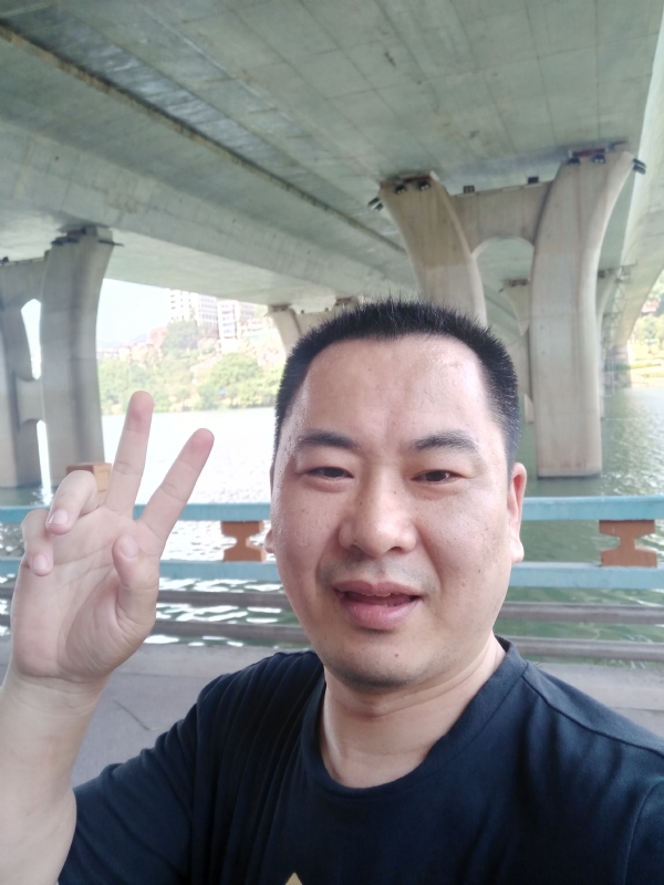 上人的第一张照片--晋江征婚网