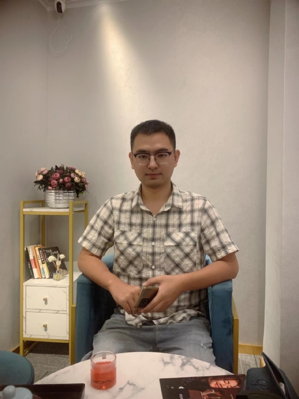 微尘的第四张照片--晋江征婚网