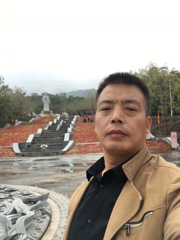 开心的松鼠的第一张照片--晋江征婚网