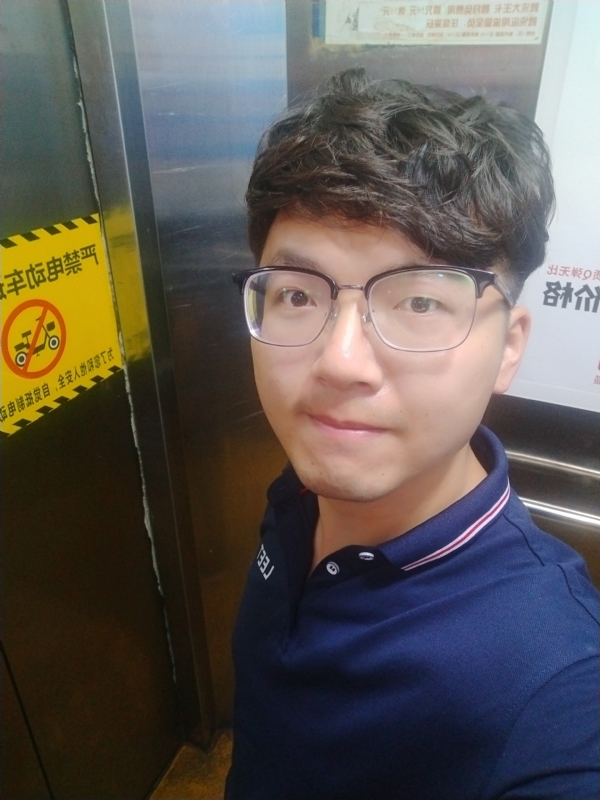 H先生的第二张照片--晋江征婚网