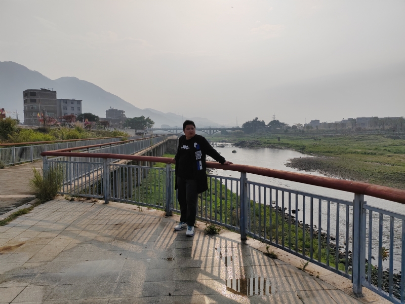 笑看蓝天的第一张照片--晋江征婚网