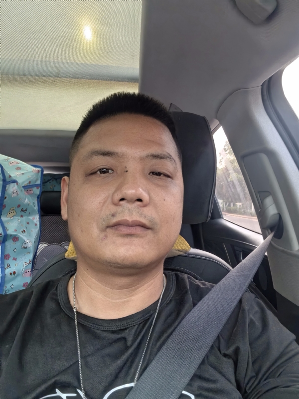 卖电池的大叔的第一张照片--晋江征婚网